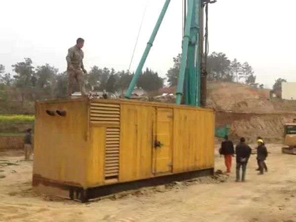 新罗如何判断水冷式机油散热器密封件是否需要更换？